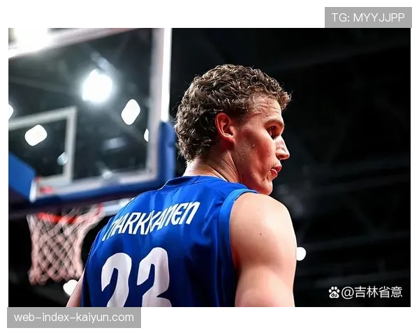 爵士马尔卡宁27分10篮板 但球队助攻数比对手少8次